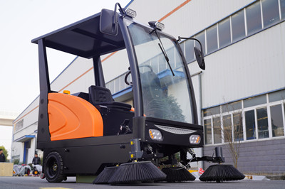 榮事達駕駛式掃地機 榮事達駕駛式掃地機.jpg