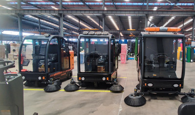 工業掃地機:高效清潔助手適用于多種場所 工業掃地機:高效清潔助手適用于多種場所.jpg