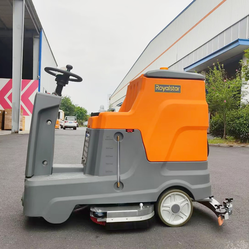 榮事達(dá)駕駛式洗地機(jī):環(huán)氧地坪清潔的標(biāo)準(zhǔn)配置 榮事達(dá)駕駛式洗地機(jī):環(huán)氧地坪清潔的標(biāo)準(zhǔn)配置.jpg